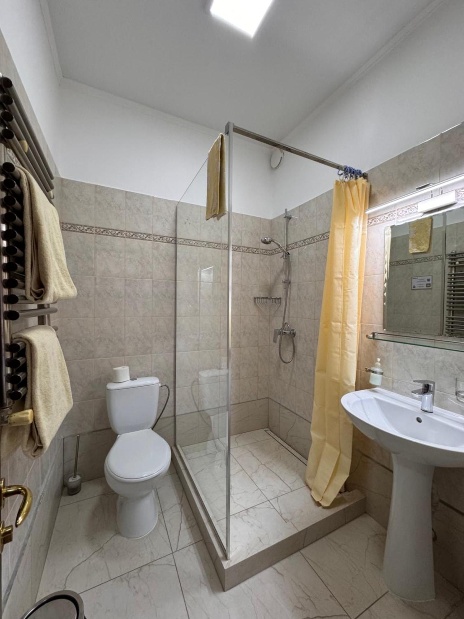 Amir Hotel คาราโคล ภายนอก รูปภาพ